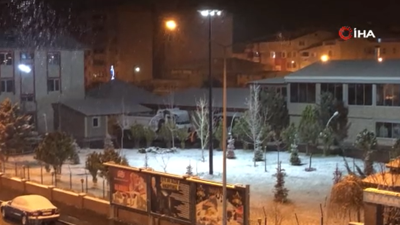 Erzurum’da kar kalınlığı 40 santimetreye ulaştı: Köy yolları ulaşıma kapandı