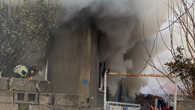 Patlayan soba evi ateş topuna çevirdi