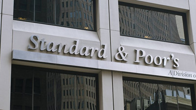 Türkiye'nin kredi notuna revize: Görünüm negatif