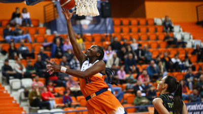 Mersin Çankaya'yı yendi. Seride öne geçti