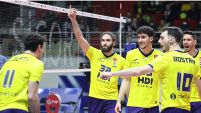 Efeler Ligi'nde Halkbank'ın konuğu Fenerbahçe