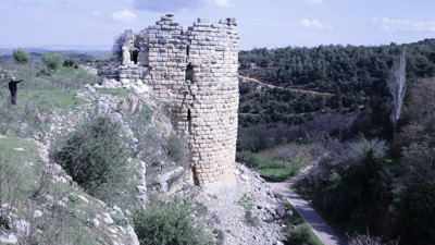 Tarihi yapılar depremde ayakta kaldı