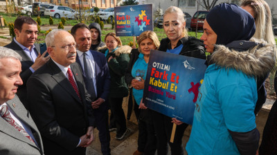 Otizmli bireylerin anneleri Kılıçdaroğlu'na anlattı: Bizim çocuklarımız okullara kabul edilmiyor