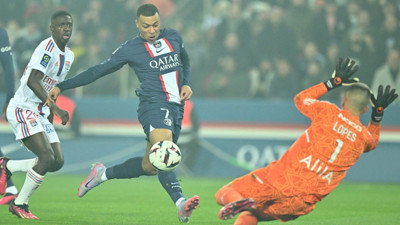 PSG Lyon karşısında kayıplarda