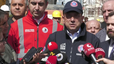 İmamoğlu'ndan Erdoğan'a rantsal dönüşüm yanıtı. Üsküdar'daki barakalara niçin imar çıkarttığını Şehircilik Bakanı'na sormalı!