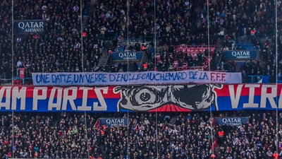 PSG taraftarından flaş protesto. Oruç açma arasına tepki gösterdiler