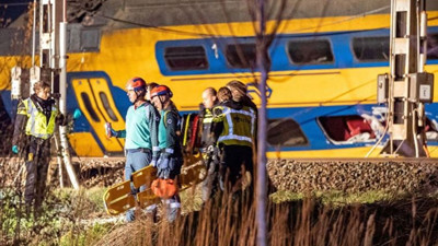 Hollanda'da tren kazası: 1 ölü 30 yaralı