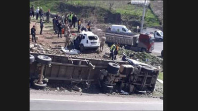 Şırnak’te feci kaza. TIR ile otomobil çarpıştı: 3 ölü