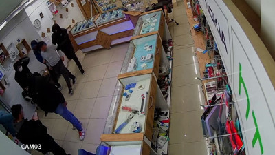 Dükkan basıp yanlış kişiyi kaçırdılar