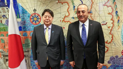 Çavuşoğlu Japon mevkidaşı Hayashi ile bir araya geldi