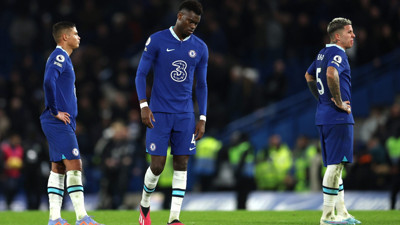 Chelsea'de çöküş sürüyor