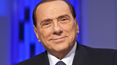 Berlusconi bir kez daha hastaneye kaldırıldı