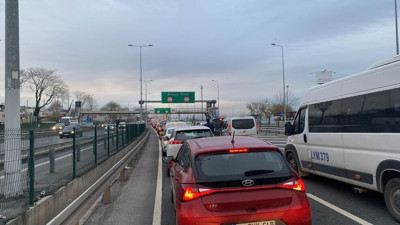 Avrasya Tüneli'nde kaza: Araç geçişine kapatıldı