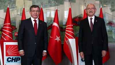 Davutoğlu Kılıçdaroğlu'nun kampanyasına 50 bin TL bağış yaptı