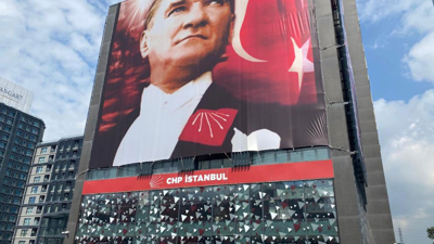 Valilik'ten ilk açıklama geldi. CHP binası önünde silahlar patlamıştı
