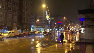 Erzurum’da Nisan ayında kar etkili oldu