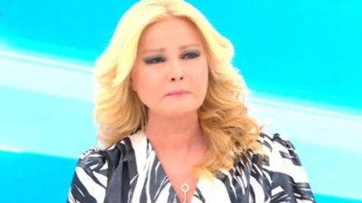 Sinirlerine hakim olamayan Müge Anlı gözyaşlarına boğuldu. Canlı yayında kefen parası kavgası çıktı