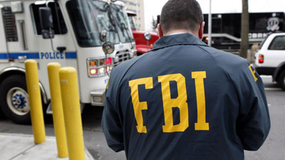 FBI ve ABD ordusu yanlış otel odasına baskın yaparak yanlış kişiyi gözaltına aldı