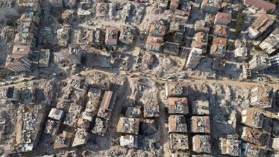 Erdoğan, deprem bölgesine ‘bir yılda kalıcı konut’ vadetti. Müteahhitler 'gücümüz yok' dedi