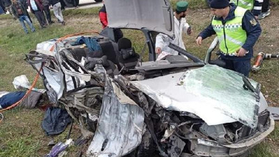 Otomobil ile TIR çarpıştı: 1 ölü, 2 yaralı