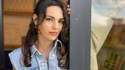 Yağmur Tanrısevsin Saklı Kalsın dizisine başlamadan veda etti. Çekimler ertelendi