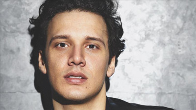 Şarkıcı Edis'ten kötü haber geldi. Turne için hazırlık yapıyordu