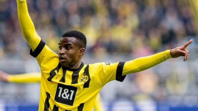 Dortmund Bayern'i takipte