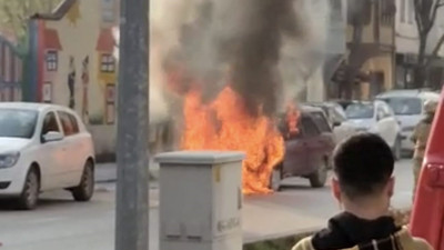 Otomobil alev alev yandı (08 Nisan 2023)