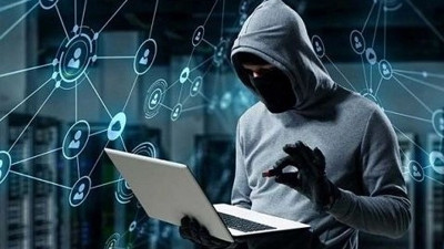 Akılalmaz dolandırıcılık hikayesi: Hem casus yazılım program yükledi hem de üzerinizde büyü var diyerek dolandırdı