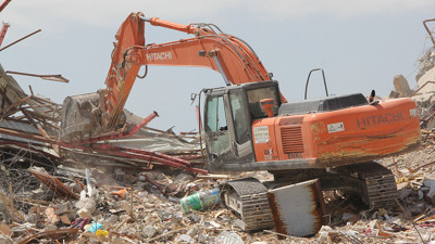 Hatay'da yıkım ve enkaz kaldırma çalışmaları sürüyor (10 Nisan 2023)