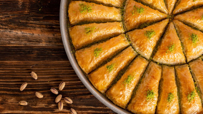 Milföy hamurundan baklava nasıl yapılır? Milföy hamurundan pratik baklava tarifinin malzemeleri neler?