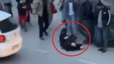 Kadınların yan bakma kavgası