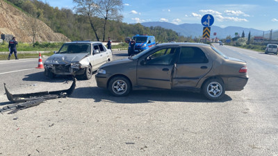 Zonguldak’ta trafik kazası: 4 yaralı