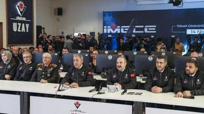 Hulusi Akar’ın ‘komplo’ sorusu canlı yayına yansıdı. İMECE'nin fırlatılması 3. kez ertelendi