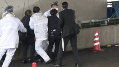 Japonya Başbakanı’nın programında patlama sesi. İşte o panik dolu anlar