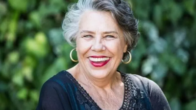 Işıl Yücesoy nostaljik fotoğrafları ile gözleri kamaştırdı. ''Tarih gibi kadınım''demişti