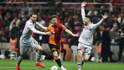 Mertens 1 yıl daha Galatasaray'da