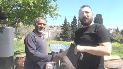 Bulduğu 2 bin 500 doları sahibine teslim etti