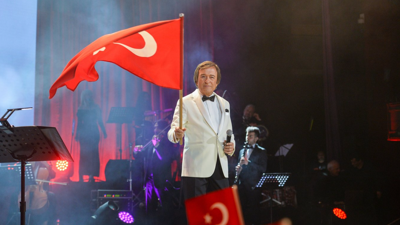 Erol Evgin '100 Yılda Yüz Akıyla' turnesine başladı