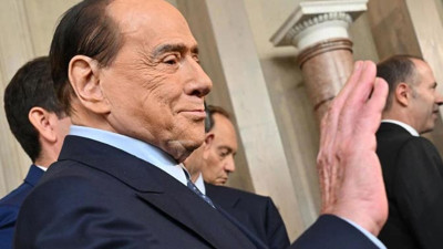 Berlusconi yoğun bakımdan çıktı