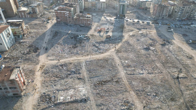 Malatya’dan kahreden görüntüler. Enkazlar kaldırıldı kent merkezi araziye döndü