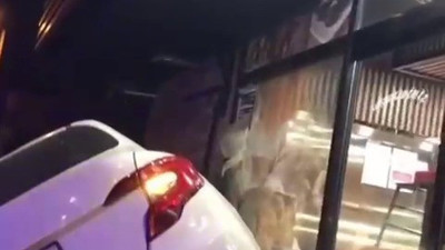 Pendik’te kaza yapan araç fırına daldı: 5 yaralı