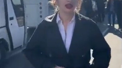 İBB'nin yıkması engellenen Üsküdar'daki kaçak kafelerin önünde video çeken Mimar Goorany'e kafe çalışanlarından engelleme