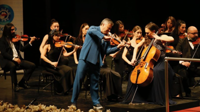 Dünyaca ünlü keman virtüözü depremzedeler için çaldı