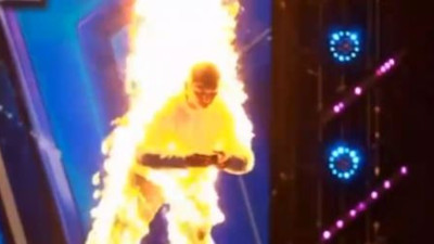 Stüdyoda kendini yaktı. Ağızlar açık kaldı