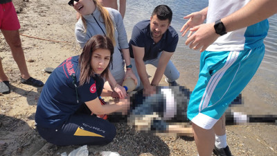 Denize giren yaşlı kadın boğuldu