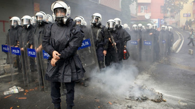 Seçime kısa süre kala on binlerce kutu biber gazı alımı