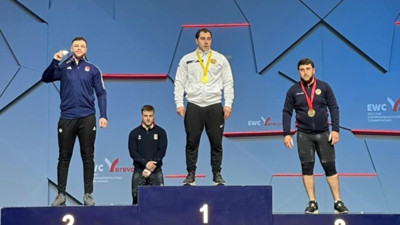 Hakan Şükrü'den gümüş madalya