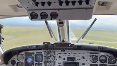 İniş takımları açılmadı uçak gövde üzerine iniş yaptı kimse yaralanmadı