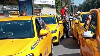 Taksi durağında taksiye binemeyen vatandaş isyan etti